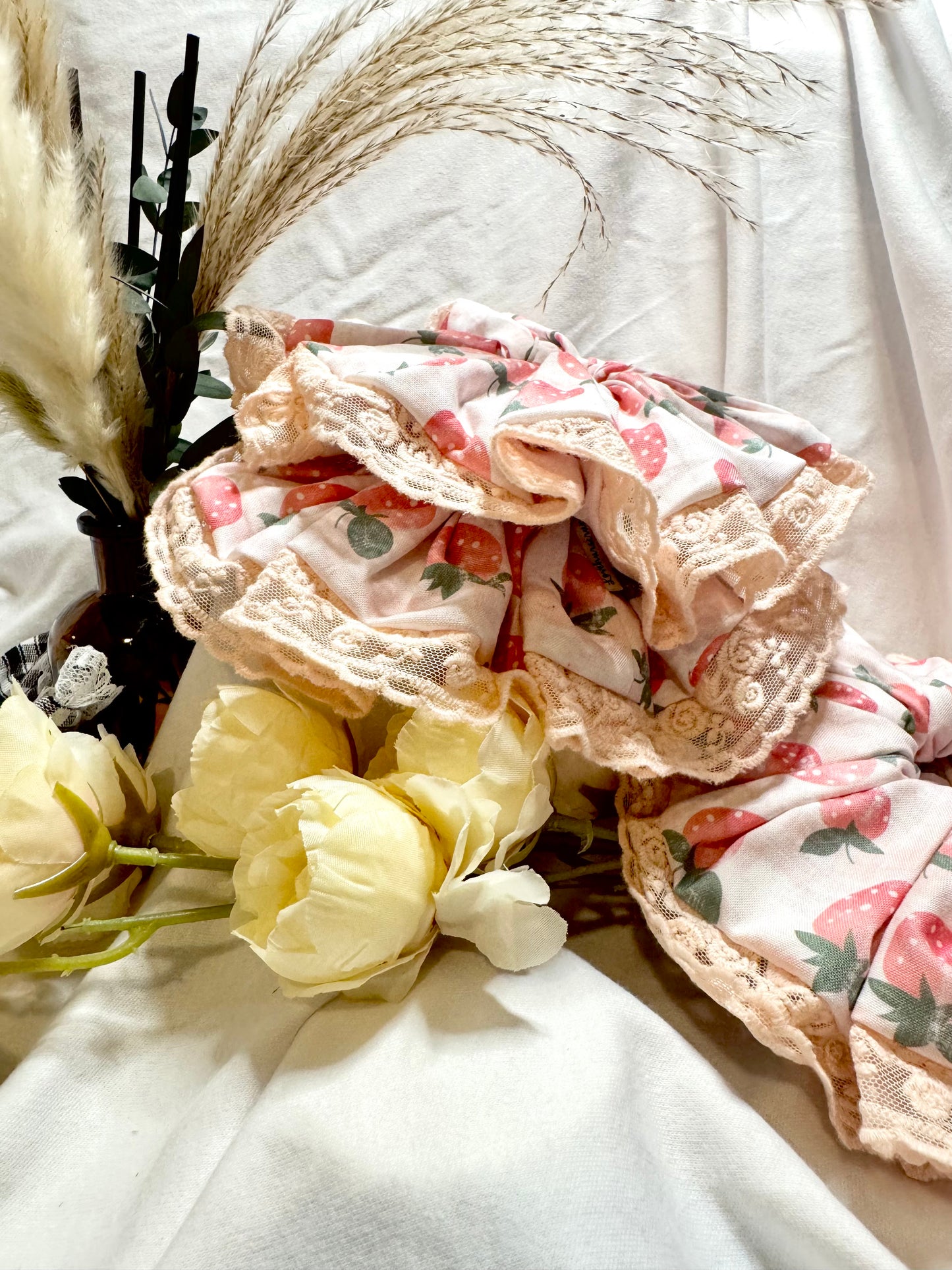 Strawberry scrunchy Duo set