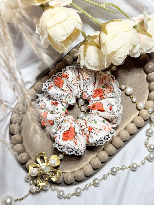 Kitty Laced scrunchy