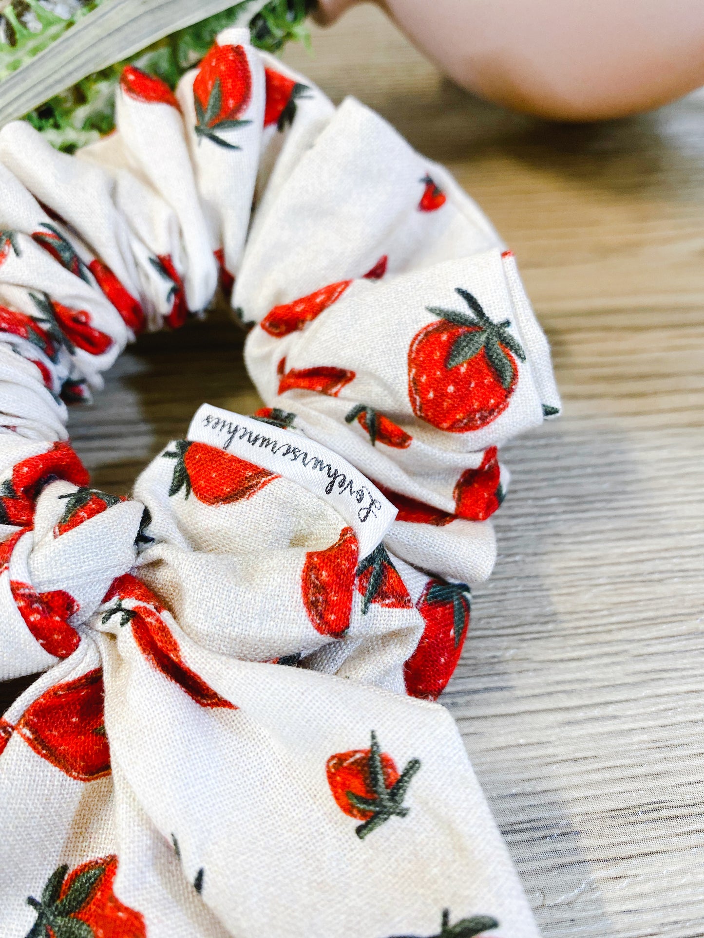 Strawberries - Scrunchy